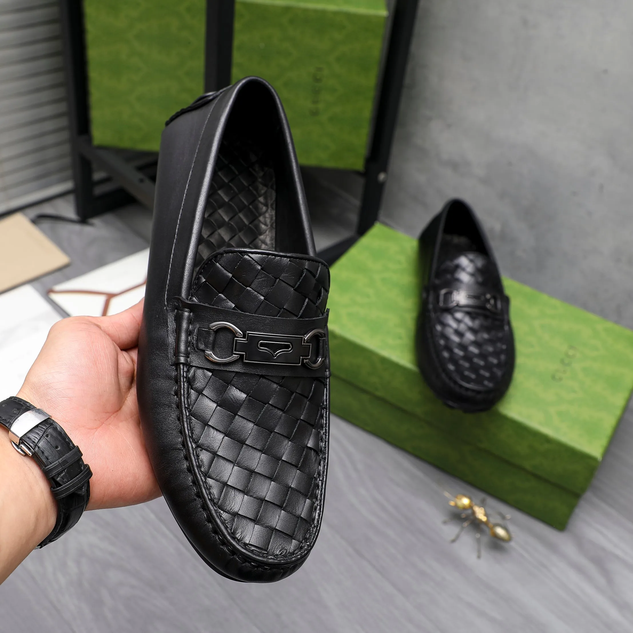 Men's shoes 💰400 Product trademark: GUCCI "Gucci" casual slip-on shoes Regular size: 38-44 (45 is custom-made and non-returnable) Product materials: Selected woven cowhide upper, sheepskin lining, rubber outsole